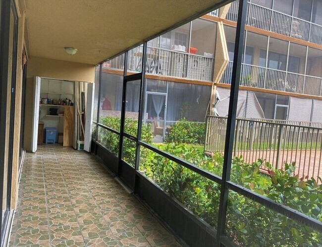Building Photo - 2500 Coral Springs Dr