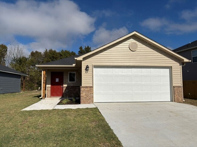 Building Photo - Coming September! Newer Construction 3-Bed...