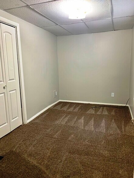 Building Photo - 820 W Washington St