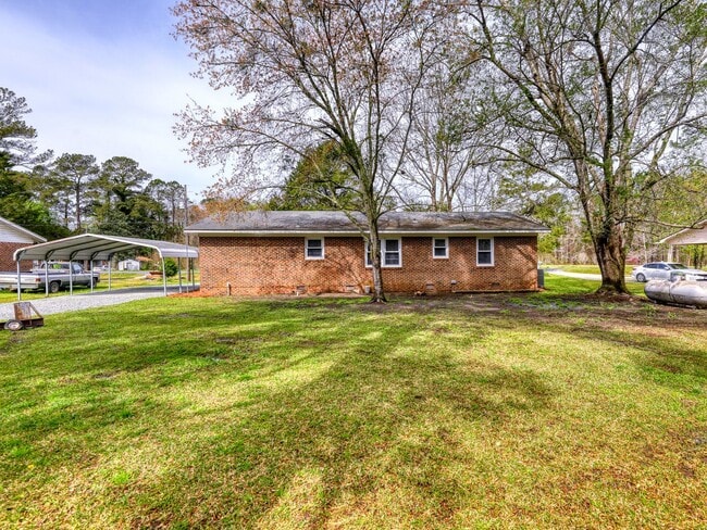 Building Photo - 3 bedroom 1 bath home for rent in New Bern