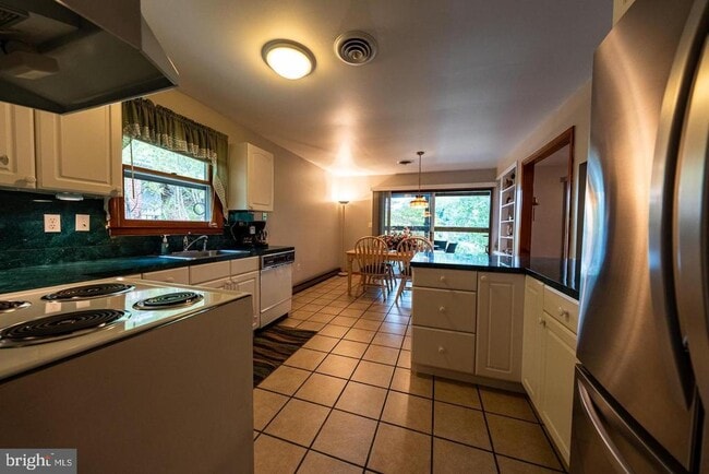 Building Photo - 1238 Hillcreek Rd