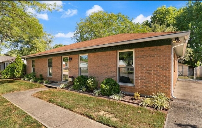 Building Photo - 2012 Blue Teal Ln