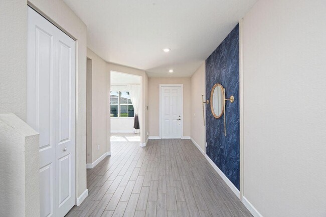 Building Photo - 12623 NW Copper Creek Dr