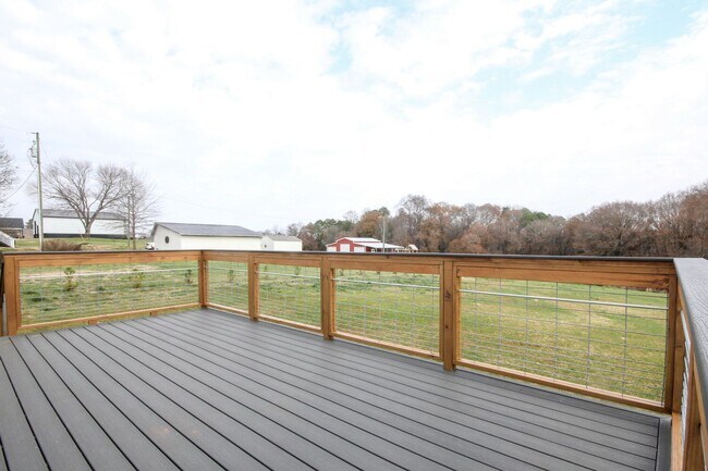 Building Photo - Luxury Townhome in Lincolnton
