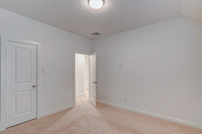 Building Photo - 5115 Klein Orchard Dr