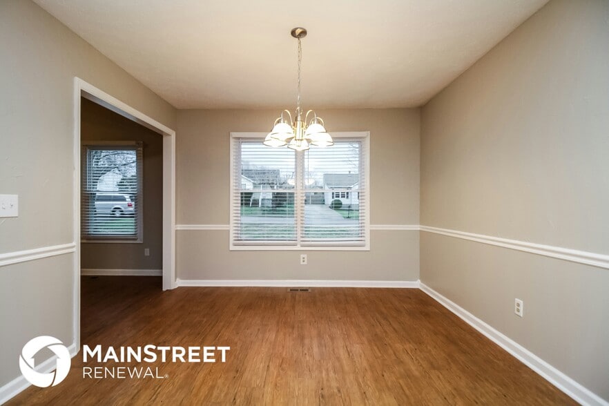 Building Photo - 592 Woodcrest Dr