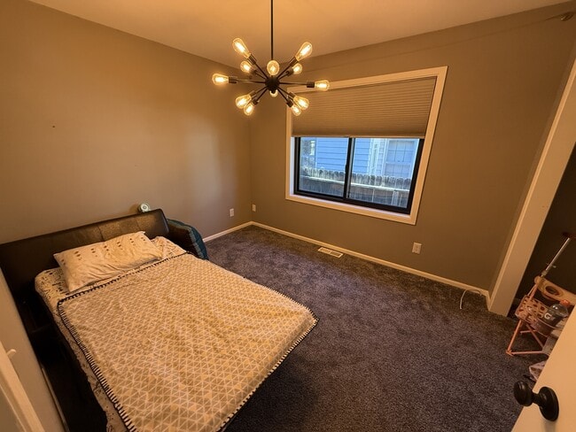 Building Photo - 2004 1st Ave S