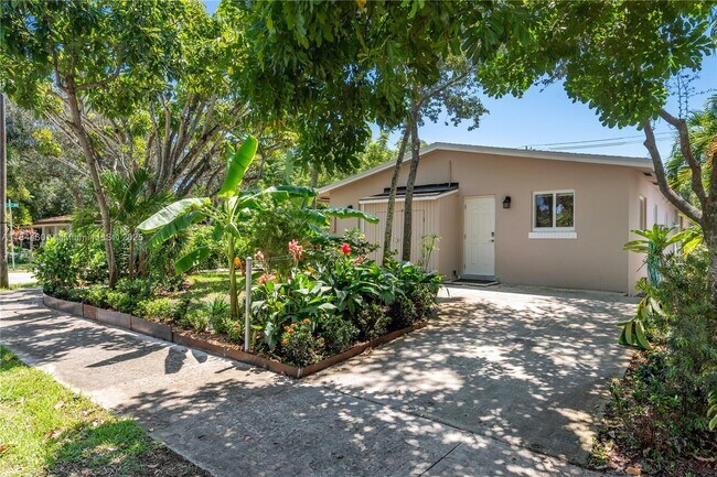 Building Photo - 1619 SW 8th Ave