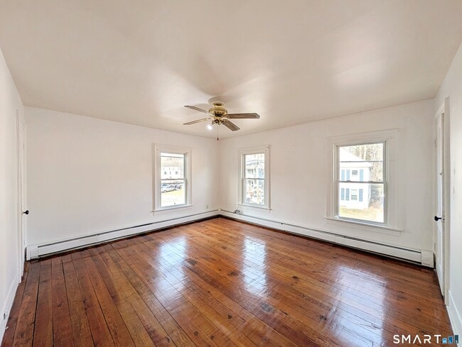 Building Photo - 102 Elm St