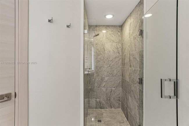 Building Photo - 801 S Miami Ave