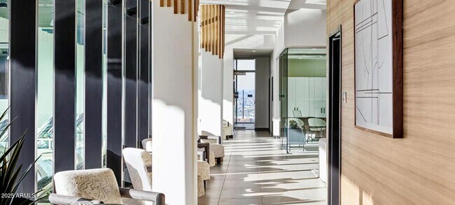 Building Photo - 817 N 6th St