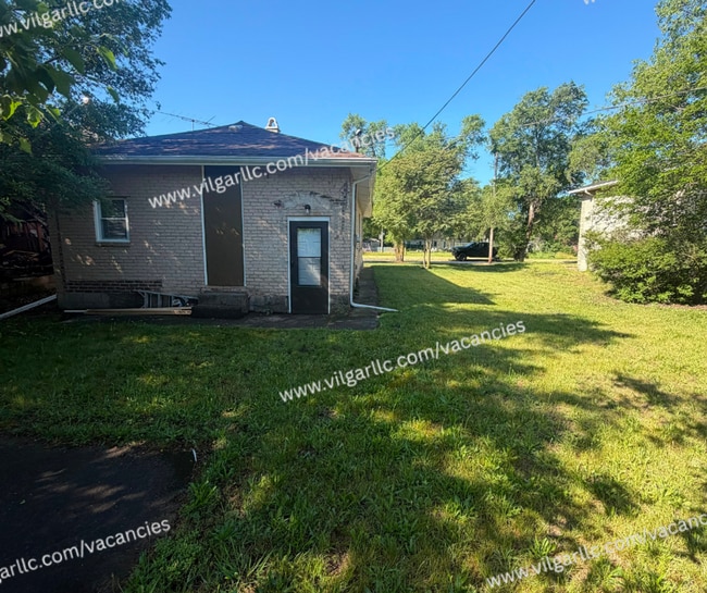 Building Photo - Newly Renovated 3 Bedroom • 1 Bathroom Home