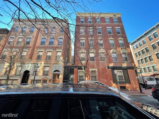 Building Photo - 53 Phillips St