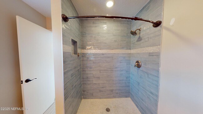 Building Photo - 695 A1A N