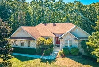 Building Photo - 814 Marit Drive