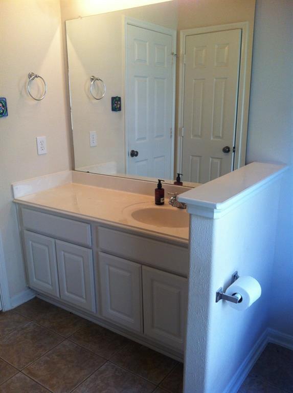 Building Photo - 12814 Quail Creek Dr