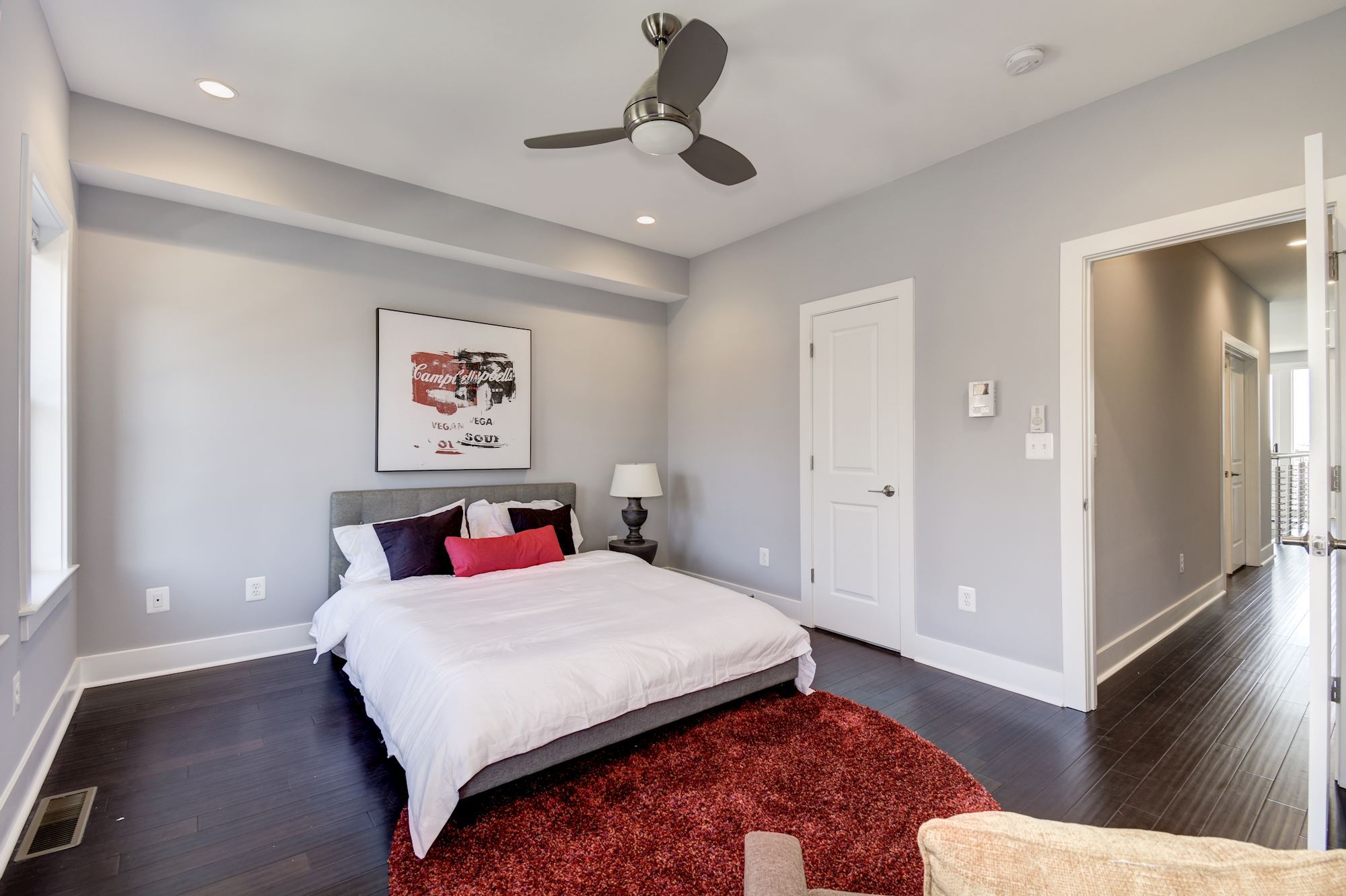 Building Photo - 2122 3rd St NE