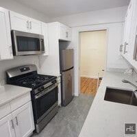 Building Photo - AMAZING 2 BEDROOM 2 BATH APARTMENT. WON'T ...