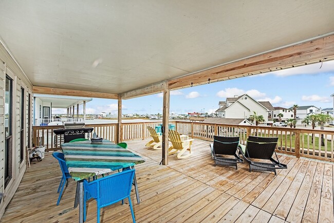 Building Photo - 336 Admiral Cir
