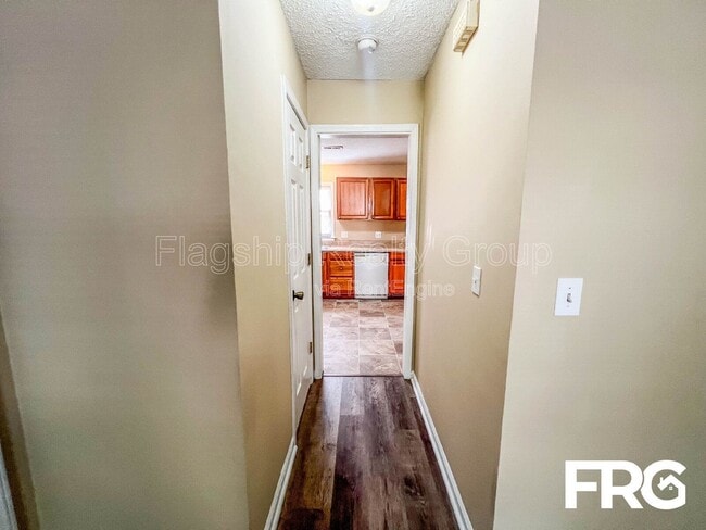 Building Photo - 206 Lindbeth Dr