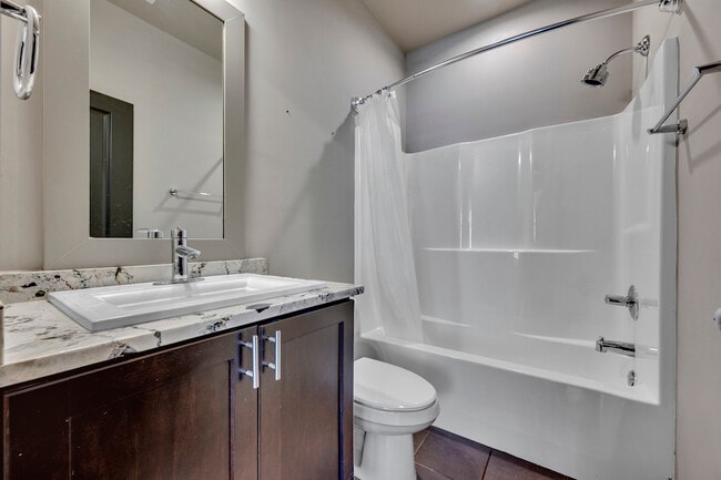 Building Photo - 202 Barristers Ct