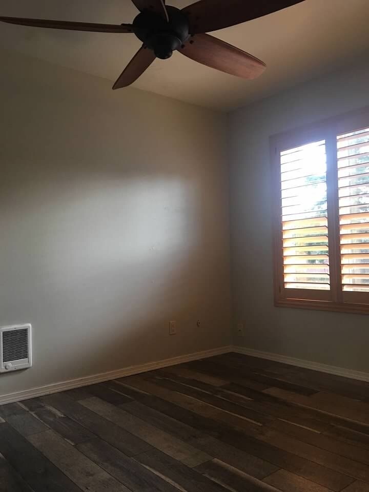 Large bedrooms with zone Cadet heating - 924 Shorewood Dr
