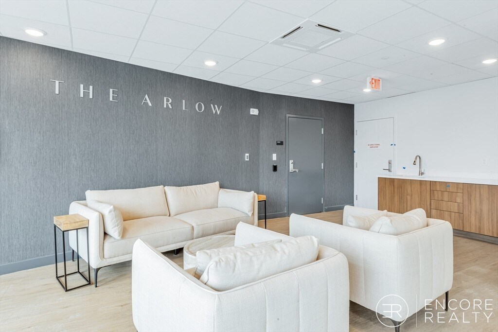 Building Photo - 375 Cummins Hwy