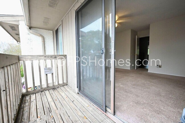 Building Photo - 206 Fourth St SE