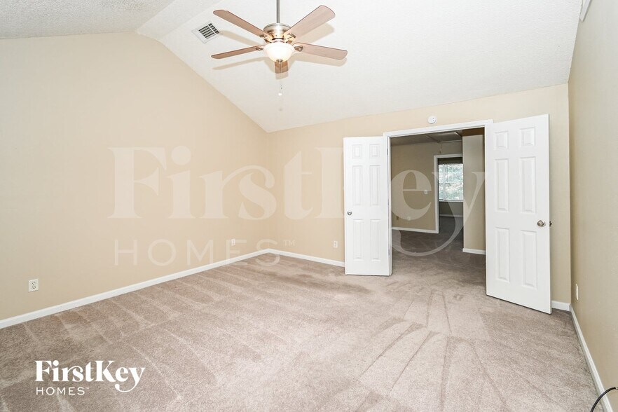Building Photo - 4302 Ravenwood Dr