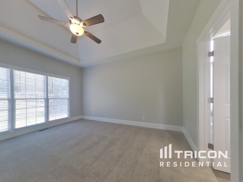Building Photo - 15 Stiles Fairway NW