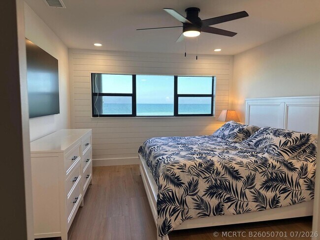 Building Photo - 7430 S Ocean Dr