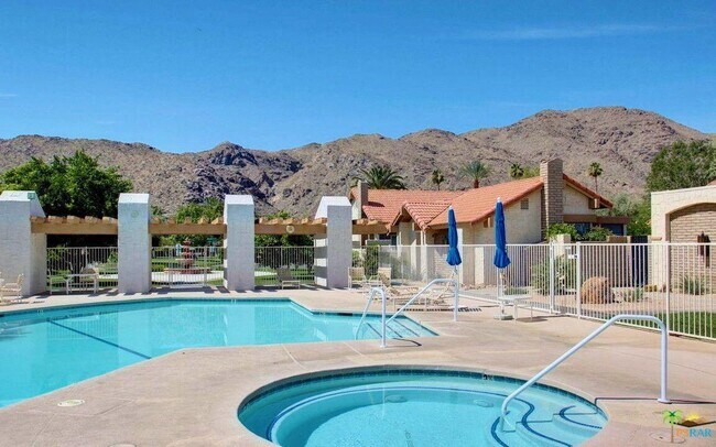 Building Photo - 2350 E Miramonte Cir