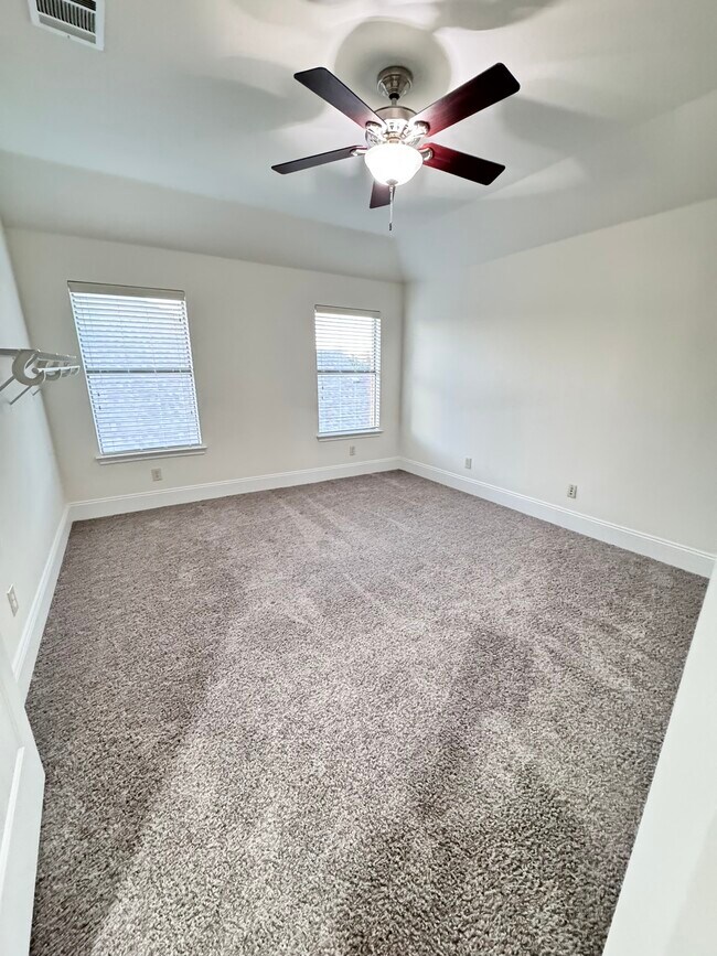 Building Photo - 15833 Bent Rose Way