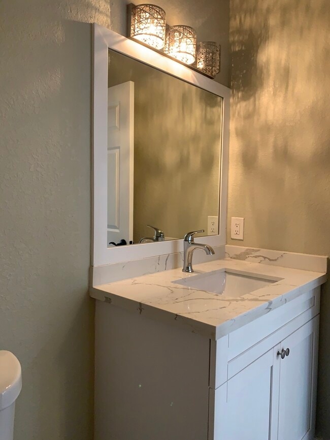 Building Photo - NEWER CONSTRUCTION MODERN HOME