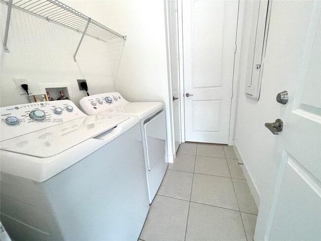 Building Photo - 4506 SW 174th Ave