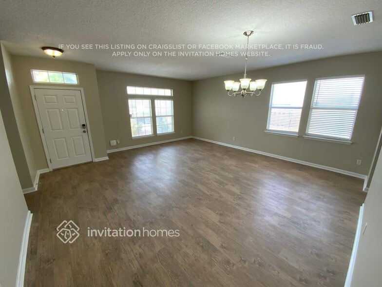 Building Photo - 251 Prince Phillip Dr
