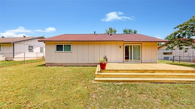 Building Photo - 5906 Wagon Bend