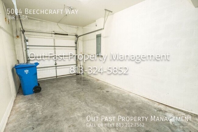 Building Photo - 5004 Beechcraft Way