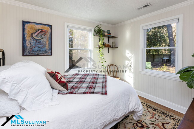 Building Photo - 409 E Hammond St