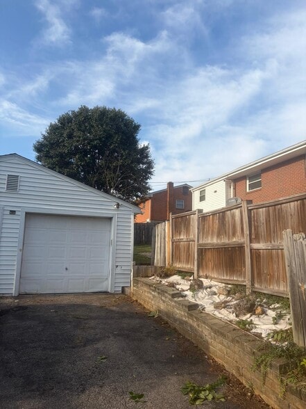 Building Photo - 5304 Capito St
