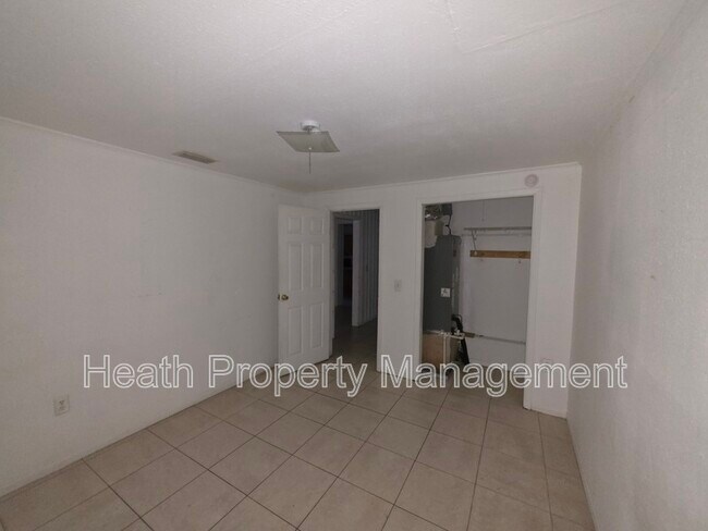 Building Photo - 504 6th Ave NW