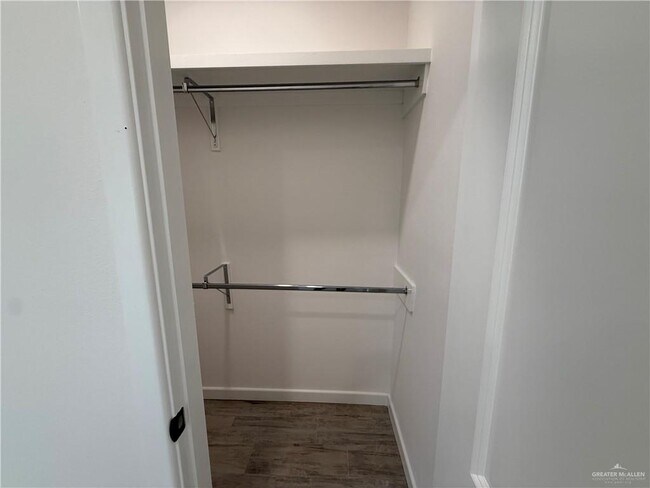 Building Photo - 18 Brownjay Rd