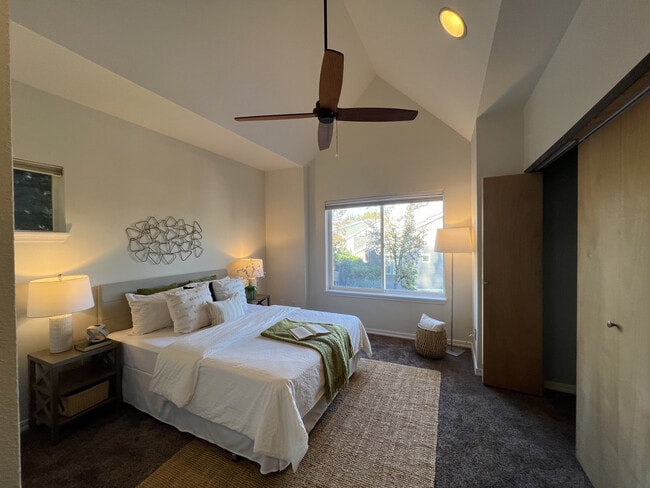 Building Photo - 1561 Cherrylane Ave S