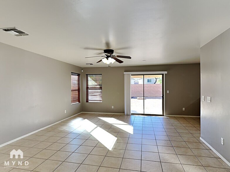 Building Photo - 783 W Flaming Arrow Dr