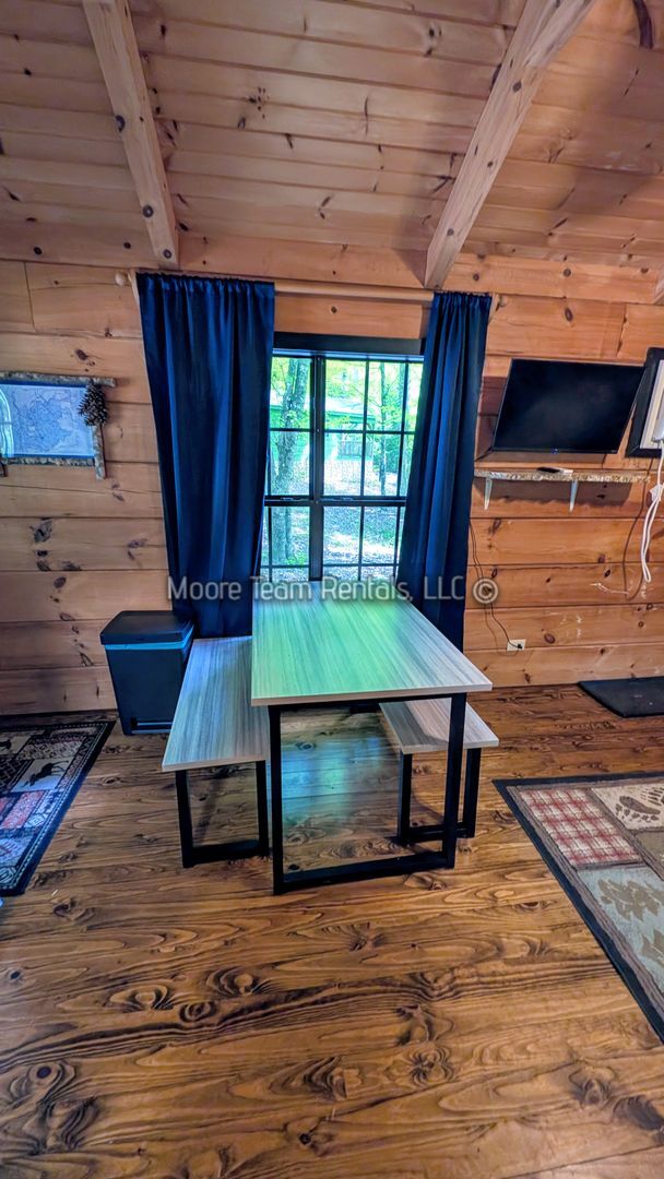 Building Photo - 1/1 Cabin w/ Loft in Small Community