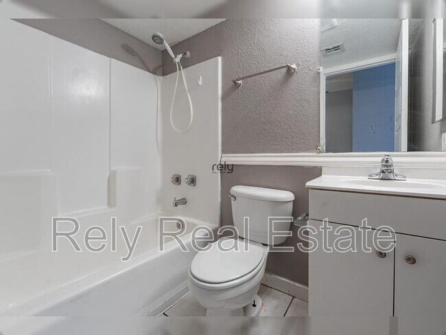 Building Photo - 12740 W Amy Dr