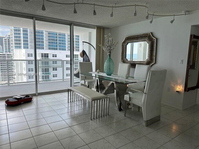 Building Photo - 2751 S Ocean Dr