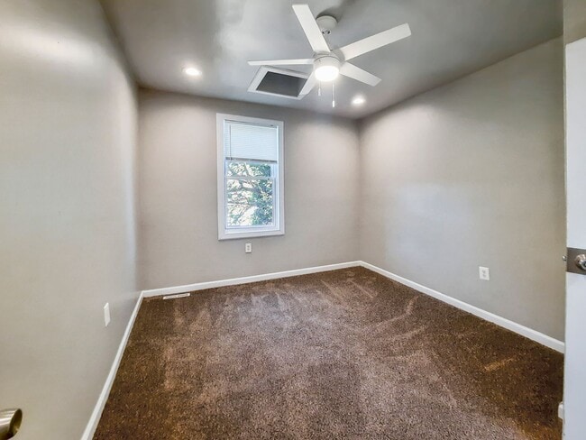 Building Photo - Modern 3BR Porch-Front TH in Allendale – S...