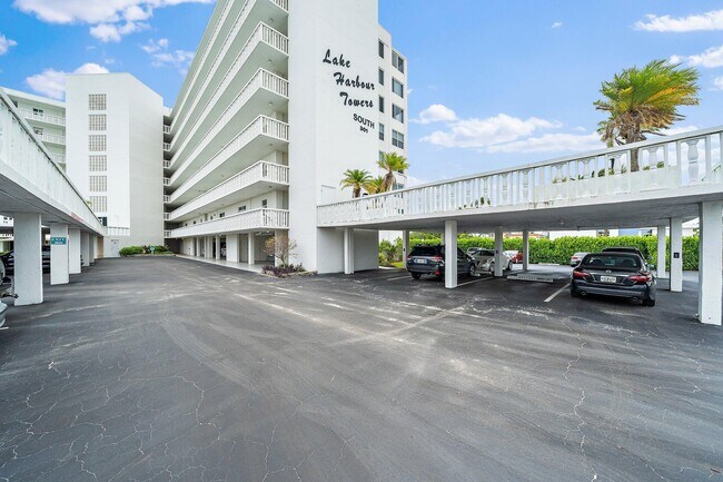 Building Photo - 301 Lake Shore Dr