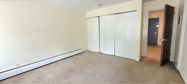 Building Photo - Large Two Bedroom Apartment on the corner of Washtenaw and Ballard